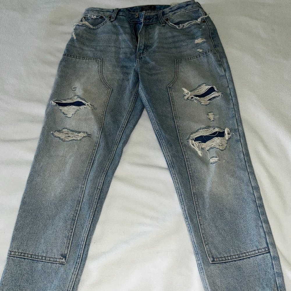 Distressed Abercrombie & Fitch High-waisted Jeans